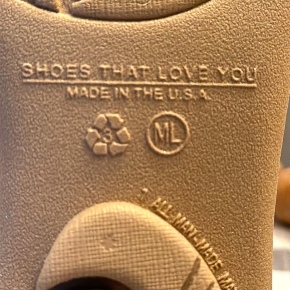 Oka-B Slide Sandals Bows. NWOT - Picture 6 of 7